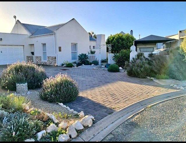 3 BEDROOM HOUSE FOR SALE IN LAGUNA SANDS